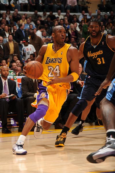 跑接飞盘的 跑接飞盘的