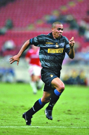 连续数年的 连续数年的